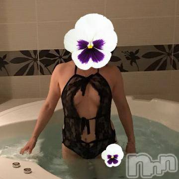 新潟デリヘル五十路マダム新潟店(カサブランカグループ)(イソジマダムニイガタテン) 椎名すみれ(54)の8月19日写メブログ「出勤しました?夕顔の女」