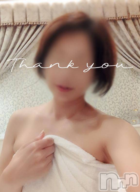 新潟人妻デリヘル人妻不倫処　桃屋　新潟店(ヒトヅマフリンドコロモモヤ) みづは奉仕が信条(41)の5月31日写メブログ「どちら様ですかぁ～♡」