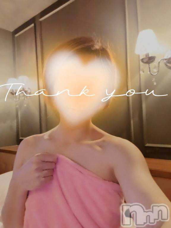新潟デリヘル人妻不倫処　桃屋　新潟店(ヒトヅマフリンドコロモモヤ) みづは奉仕が信条(41)の4月28日写メブログ「不倫してるみた～い♡」