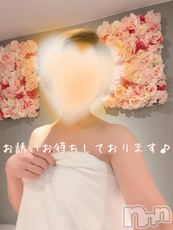 新潟デリヘル人妻不倫処　桃屋　新潟店(ヒトヅマフリンドコロモモヤ) みづは奉仕が信条(41)の10月14日写メブログ「こんにちは～♡」