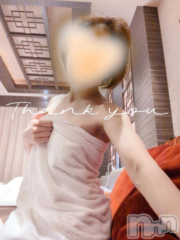 新潟人妻デリヘル人妻不倫処　桃屋　新潟店(ヒトヅマフリンドコロモモヤ)みづは奉仕が信条(41)の2025年4月1日写メブログ「女神降臨～♡」
