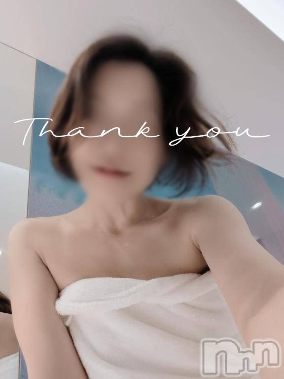 新潟人妻デリヘル人妻不倫処　桃屋　新潟店(ヒトヅマフリンドコロモモヤ)みづは奉仕が信条(41)の2025年4月12日写メブログ「離れられませ～ん♡」