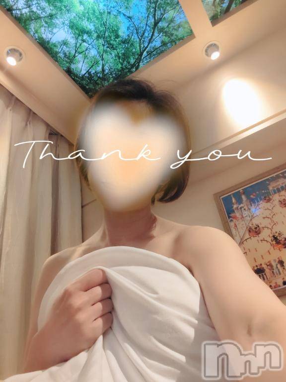 新潟人妻デリヘル人妻不倫処　桃屋　新潟店(ヒトヅマフリンドコロモモヤ)みづは奉仕が信条(41)の2025年5月28日写メブログ「秘密兵器は⋯♡」