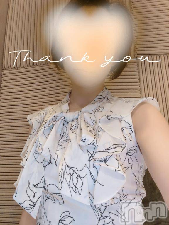 新潟人妻デリヘル人妻不倫処　桃屋　新潟店(ヒトヅマフリンドコロモモヤ)みづは奉仕が信条(41)の2025年8月10日写メブログ「眠いよ～♡」