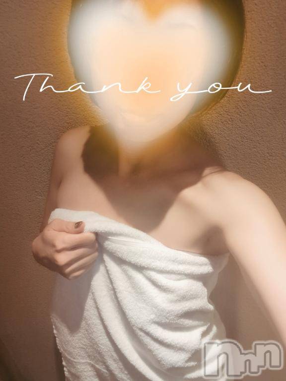 新潟デリヘル人妻不倫処　桃屋　新潟店(ヒトヅマフリンドコロモモヤ)みづは奉仕が信条(41)の2025年10月22日写メブログ「あっ♡勃ったぁ～♡」