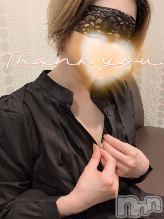 新潟デリヘル人妻不倫処　桃屋　新潟店(ヒトヅマフリンドコロモモヤ)みづは奉仕が信条(41)の2026年10月22日写メブログ「舞い上がっちゃったぁ～♡」