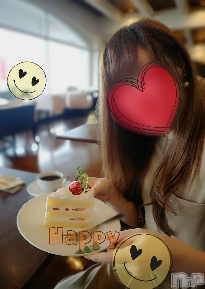 上越人妻デリヘルらぶ妻　～新潟の人妻が集う店～(ラブツマ) 相川あみ★癒し女神(35)の6月23日写メブログ「苺、先に食べるか最後に食べるか…！」