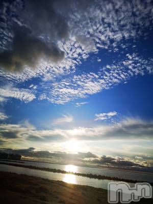 上越デリヘル らぶ妻　～新潟の人妻が集う店～(ラブツマ) 相川あみ★癒し女神(35)の8月16日写メブログ「すこしさみしい気分。」