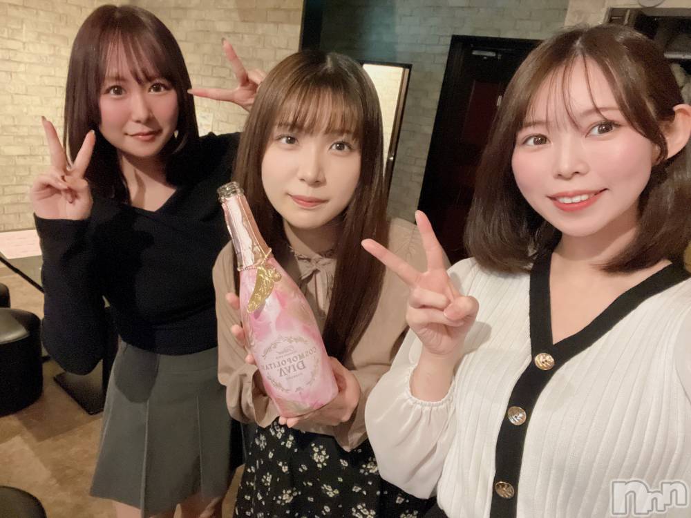 ¿·³ã±ØÁ°¥¹¥Ê¥Ã¥¯¡¦¥¬¡¼¥ë¥º¥Ð¡¼Girls Bar Bacchus¿·³ã±ØÁ°Å¹(¥Ð¥Ã¥«¥¹¥¨¥¥Þ¥¨¥Æ¥ó) ¤Ê¤Ê¤Î10·î25Æü¼Ì¥á¥Ö¥í¥°¡Öµ×¤·¤Ö¤ê¤ÎºÆ²ñ❣️¡×