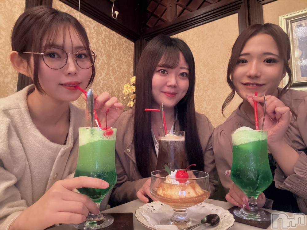 ����������ʥå��������륺�С�Girls Bar Bacchus�������Ź(�Хå��������ޥ��ƥ�) �����ͤ�4��5���̥�֥����֥�ȥ�����☕��