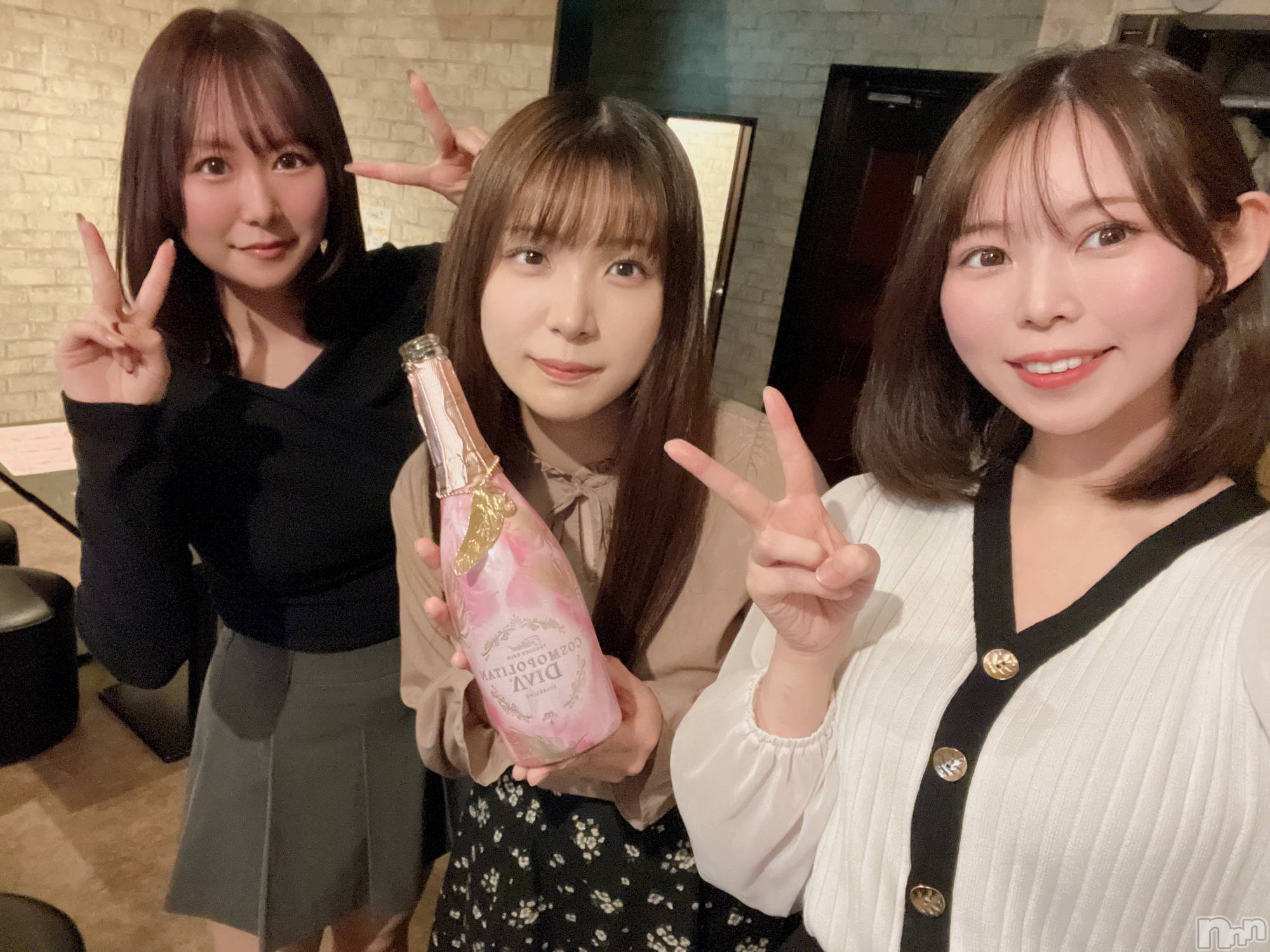 新潟駅前スナック・ガールズバーGirls Bar Bacchus新潟駅前店(バッカスエキマエテン) の2025年10月25日写メブログ「久しぶりの再会❣️」