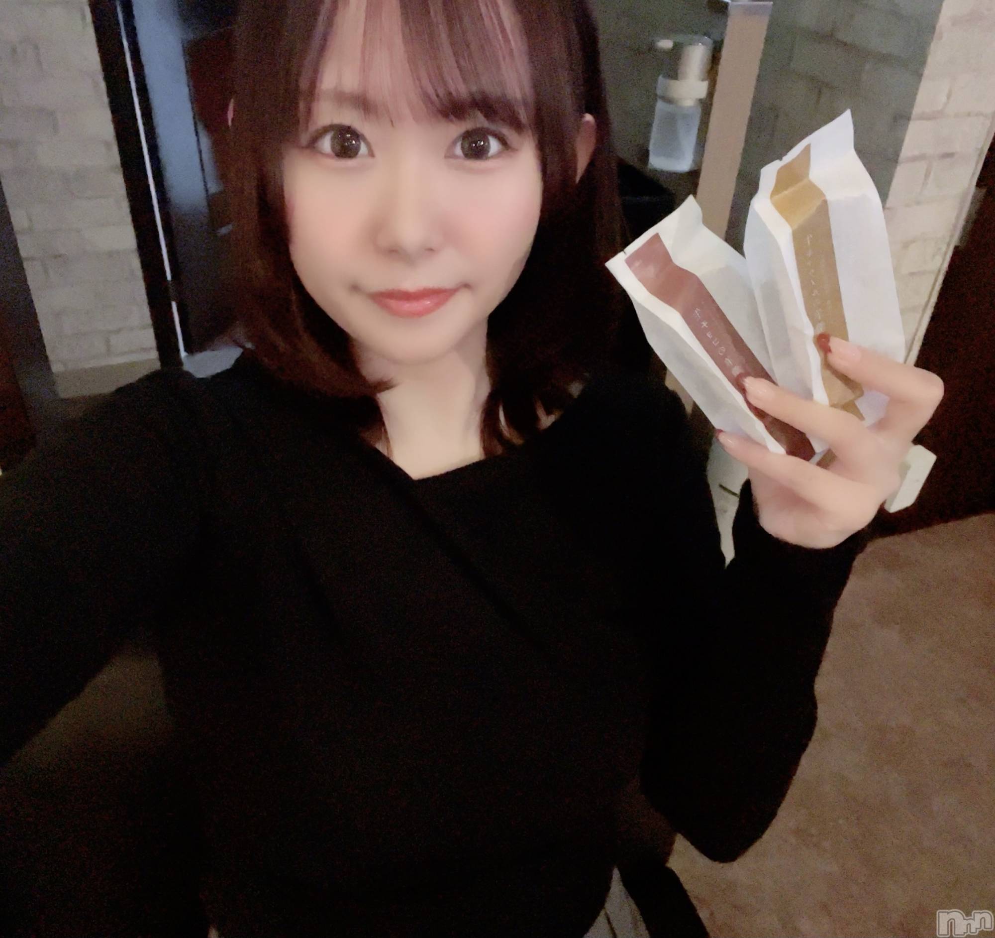 新潟駅前スナック・ガールズバーGirls Bar Bacchus新潟駅前店(バッカスエキマエテン) の2025年10月25日写メブログ「きんようび!」