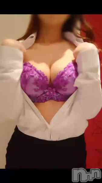 美咲 みどりの動画 胸の谷間に何挟む？❤