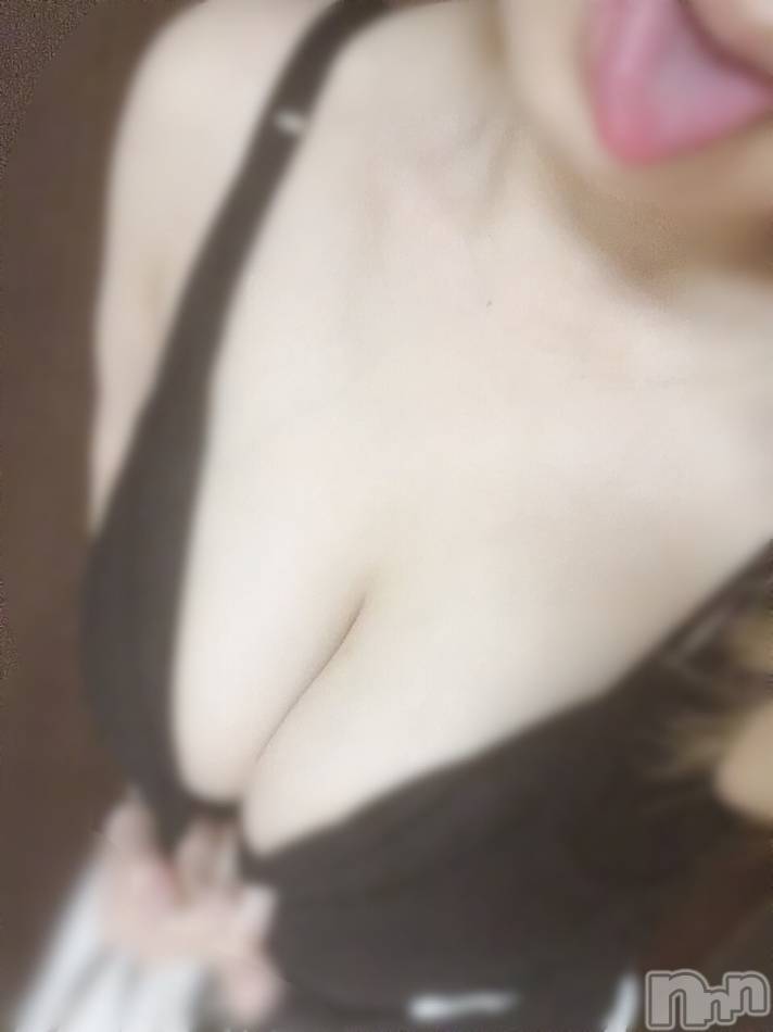 長岡デリヘル(フェイムナガオカテン)の2021年8月11日お店速報「復活の超巨乳さなちゃん復活残り3時間予約枠有り」
