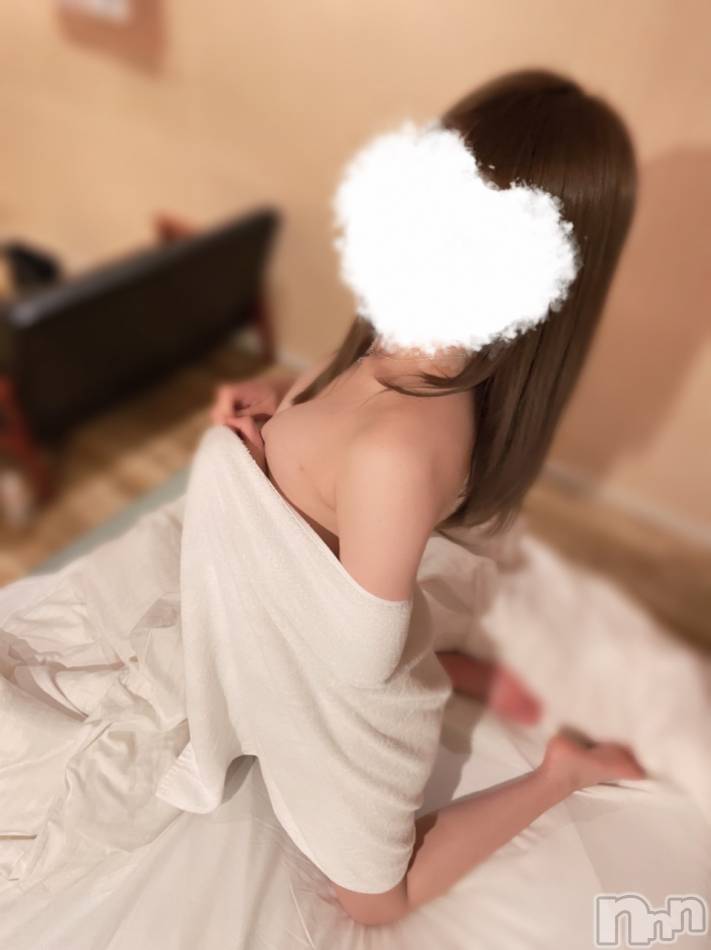 長岡デリヘル(フェイムナガオカテン)の2022年7月31日お店速報「人気のみつちゃん最終23時からご案内可能♪お早めに!!」