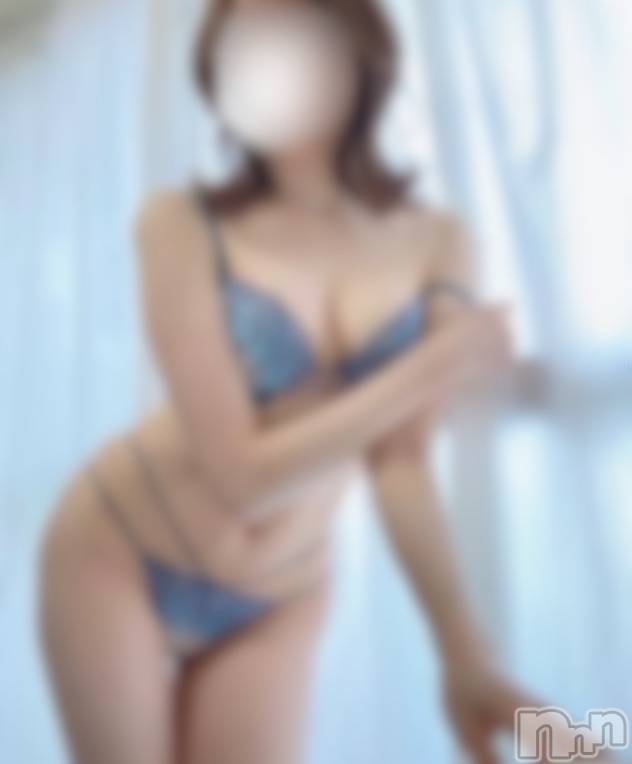 長岡デリヘル(フェイムナガオカテン)の2023年10月9日お店速報「［長岡］プラチナランクのえまちゃんが長岡に！！！」