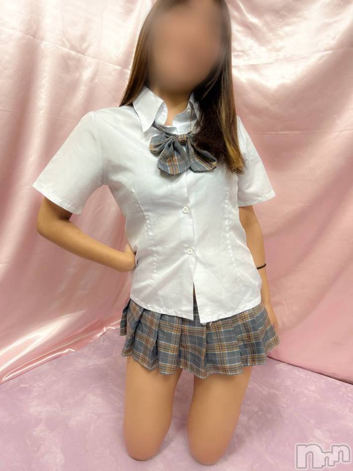 長岡デリヘル(フェイムナガオカテン)の2023年12月13日お店速報「彗星のごとく現れた　制服姿が似合うあおちゃんが出勤します💗」