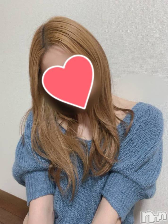 長岡デリヘル(フェイムナガオカテン)の2024年10月20日お店速報「スレンダー美人のかなえちゃん！！19:15以降まだご案内可能です」