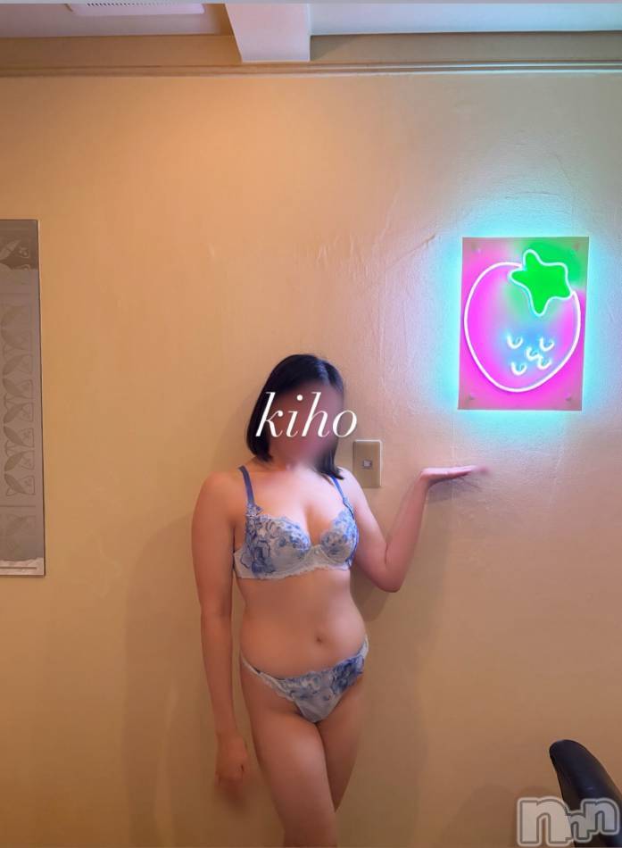 長岡デリヘル(フェイムナガオカテン)の2025年11月5日お店速報「カバーガールも務めたきほちゃん💕空き枠あり！！」