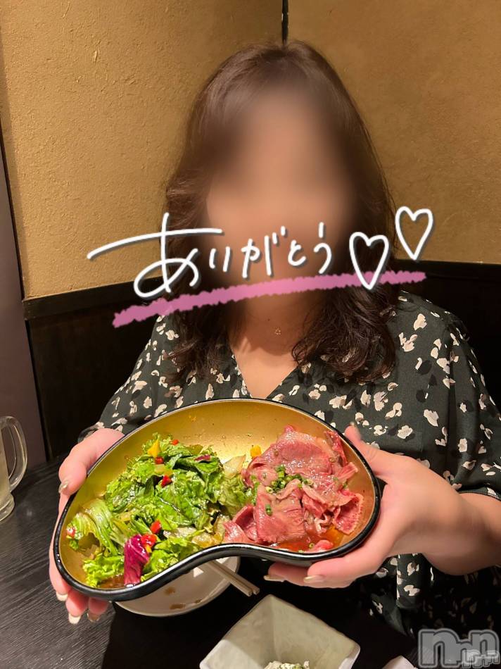 新潟デリヘル(スズランニイガタテン)の2024年7月26日お店速報「妖艶美女の笑顔に癒されて💓」