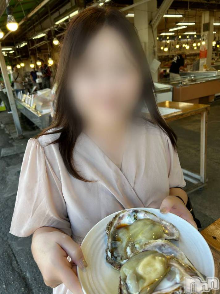 新潟デリヘル(スズランニイガタテン)の2024年10月6日お店速報「お淑やかな美女とゆっくりいちゃいちゃ💓」