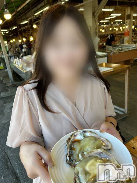 新潟デリヘル(スズランニイガタテン)の2024年11月1日お店速報「当日予約も承ります✨お気軽にお問い合わせを🎶」