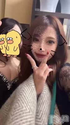 👩‍❤️‍👩🤍