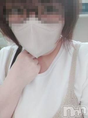 新潟デリヘル 五十路マダム新潟店(カサブランカグループ)(イソジマダムニイガタテン) 鈴木かのん(43)の8月1日写メブログ「見てくれないと困る！！」