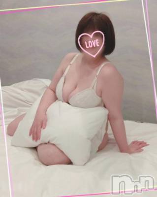 新潟デリヘル 五十路マダム新潟店(カサブランカグループ)(イソジマダムニイガタテン) 鈴木かのん(43)の12月8日写メブログ「お腹すいたー(´・ω・`)」