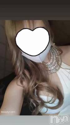 쥢