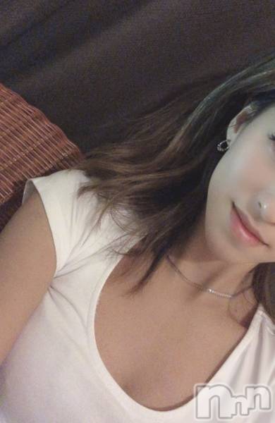 新潟メンズエステ(サイショクケンビ　ニイガタチュウオウテン)の2019年10月11日お店速報「《今ならすぐ！》 ”超絶”美人＆スレンダー 「エミリさん」 本日出勤中！」