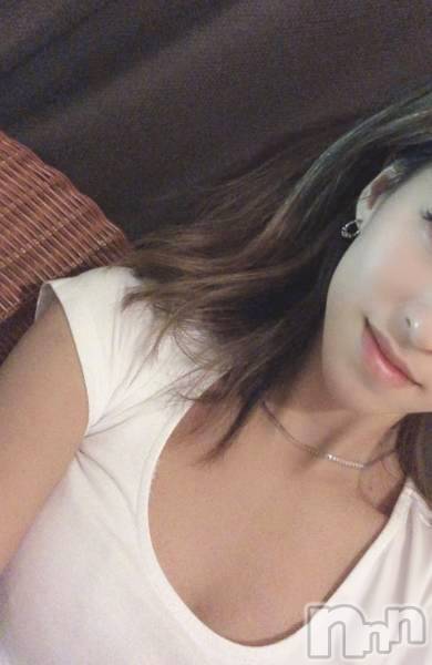 新潟メンズエステ(サイショクケンビ　ニイガタチュウオウテン)の2019年10月12日お店速報「《23:00まで！》 ”超絶”美人＆スレンダーエミリさん 出勤です！」