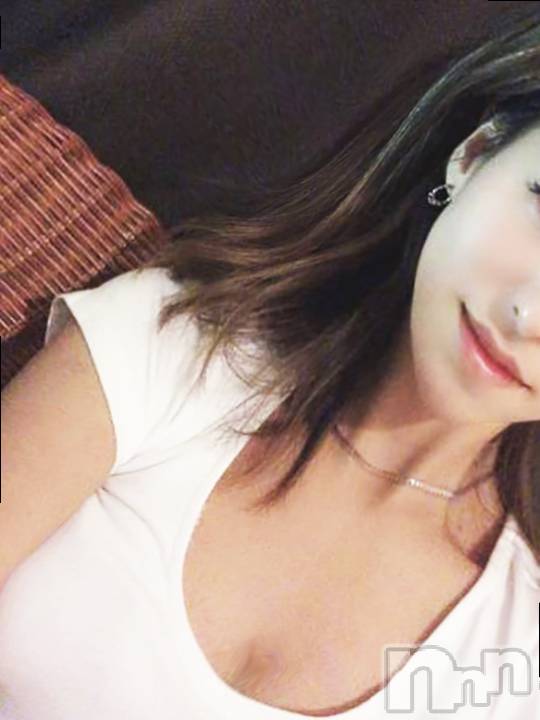 新潟メンズエステ(サイショクケンビ　ニイガタチュウオウテン)の2020年3月18日お店速報「✨遅番のおすすめセラピスト✨”超絶”美人＆スレンダーエミリさん❗️」