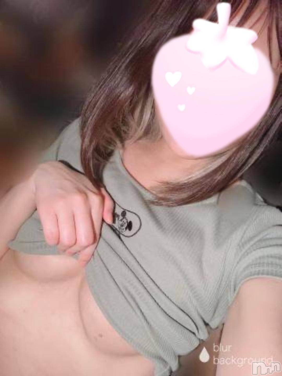 新潟人妻デリヘル新潟人妻　2nd Wife(セカンドワイフ)なみ奥様(26)の2024年11月5日写メブログ「出勤しました🥰」