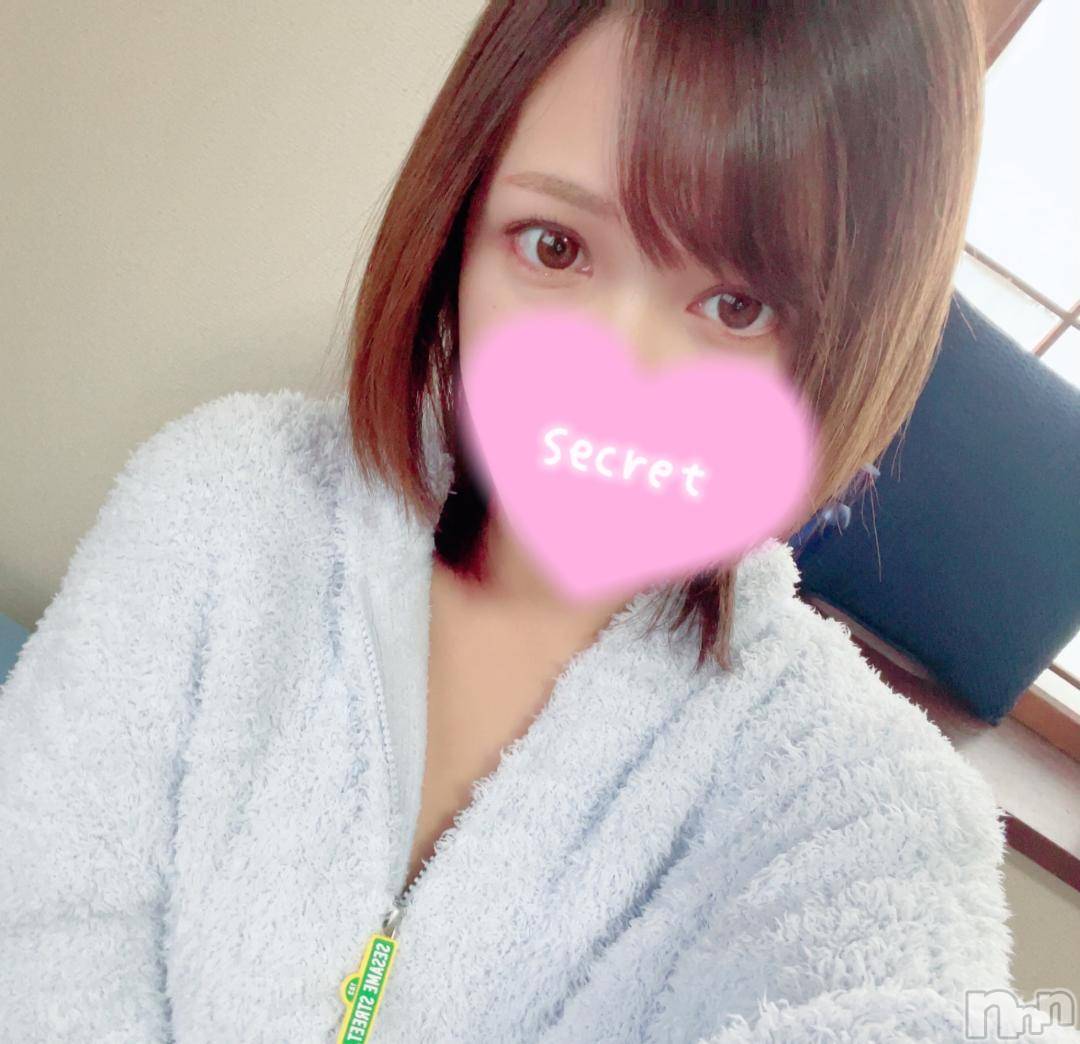 新潟人妻デリヘル新潟人妻　2nd Wife(セカンドワイフ)なみ奥様(26)の2024年12月1日写メブログ「[お題]from:服脱いだ瞬間爆発さん」