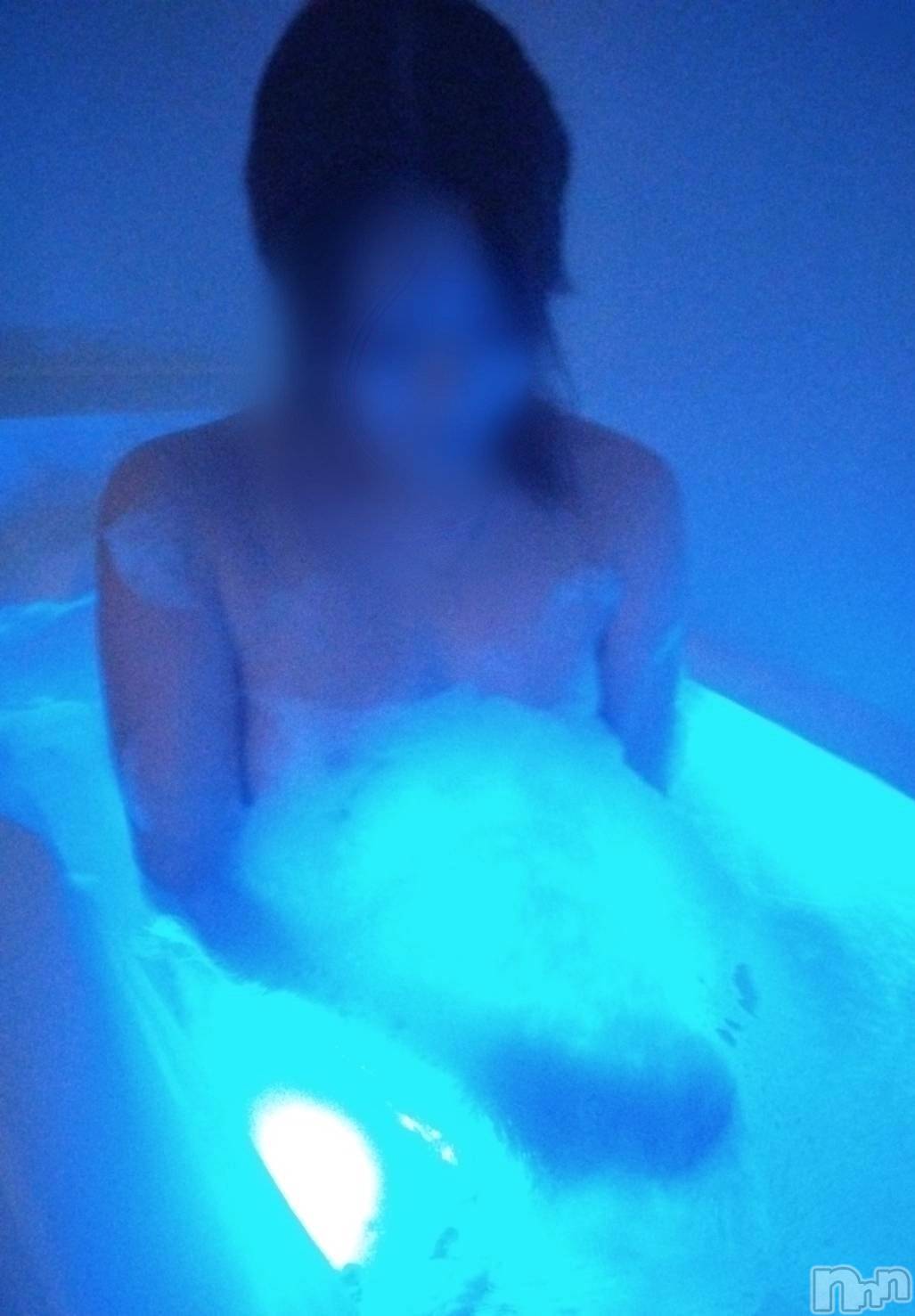 上越人妻デリヘルらぶ妻　～新潟の人妻が集う店～(ラブツマ)葉月さら★色気MAX(40)の2025年1月26日写メブログ「🕊༄」