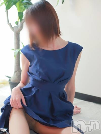 新潟人妻デリヘル(ヒトヅマロウ　ニイガタテン)の2022年5月11日お店速報「不倫してる…あの背徳感を味わえちゃいます！！」