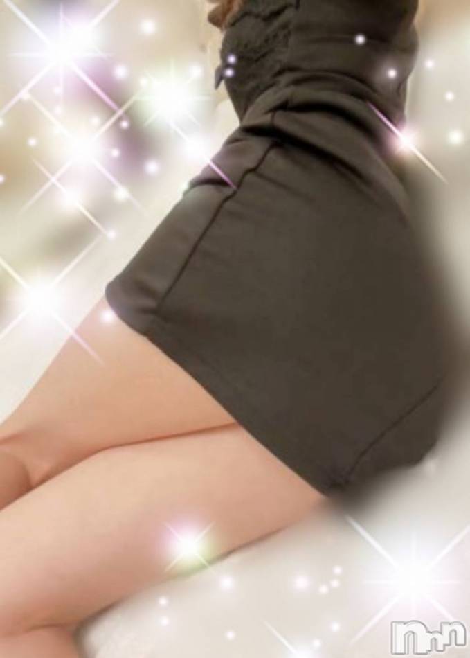 新潟人妻デリヘル(ヒトヅマロウ　ニイガタテン)の2022年12月23日お店速報「緊急出勤あり！！超絶色っぽい美人妻出勤です♪」