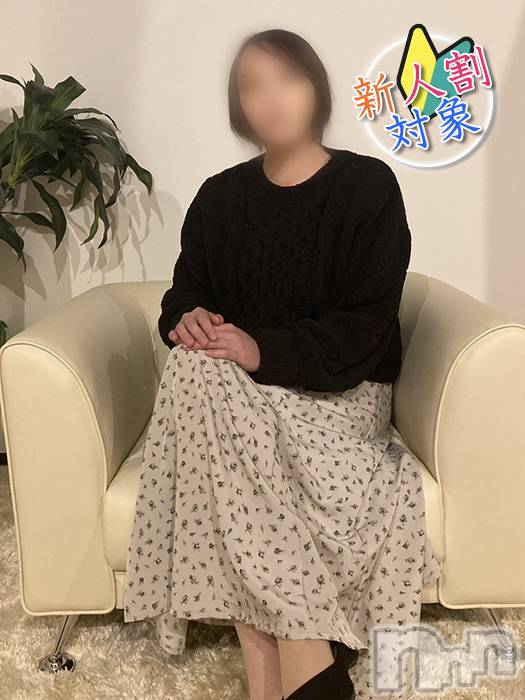 新潟人妻デリヘル(ヒトヅマロウ　ニイガタテン)の2024年4月27日お店速報「連休初日の夜は上位人気奥様空いております！見逃せません！」