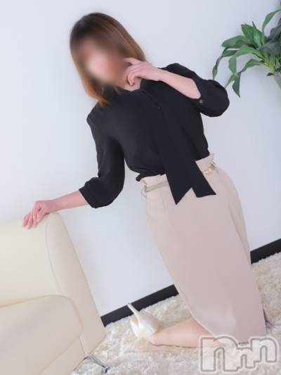 新潟人妻デリヘル(ヒトヅマロウ　ニイガタテン)の2024年6月19日お店速報「本当は凄いエッチな奥様...エッチなお客様に逢いたい」