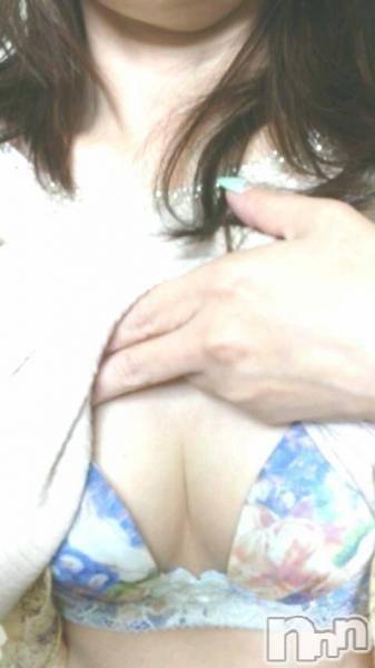 長岡デリヘル(ヒトヅマロウ　ナガオカテン)の2017年9月17日お店速報「色気のある敏感奥様とエロワールドでお遊び下さい♪」