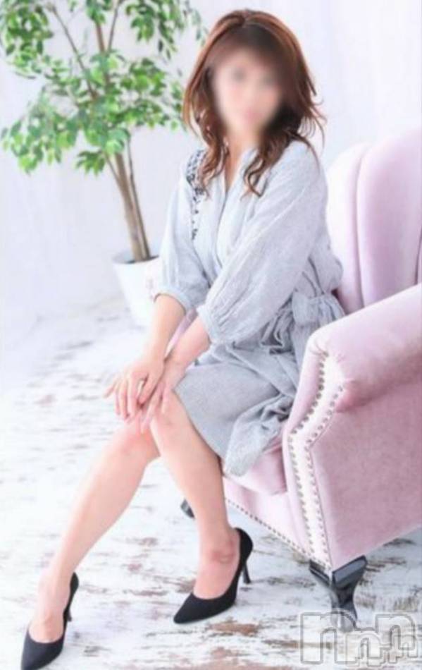 長岡デリヘル(ヒトヅマロウ　ナガオカテン)の2020年6月4日お店速報「可愛らしいお顔から滲み出ているエロス♪」
