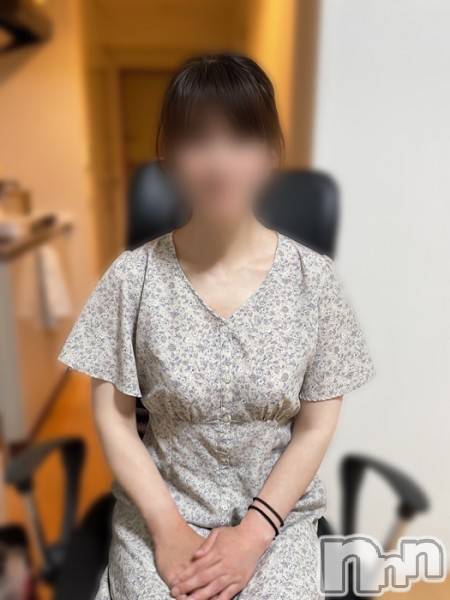 長岡デリヘル(ヒトヅマロウ　ナガオカテン)の2022年10月19日お店速報「美麗な人妻と禁断のお時間♪」
