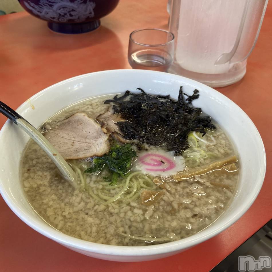 長岡デリヘル(ナガオカフウゾクシュッチョウアロママッサージ)の2021年9月23日お店速報「美味しいお店どこでしょう？？」