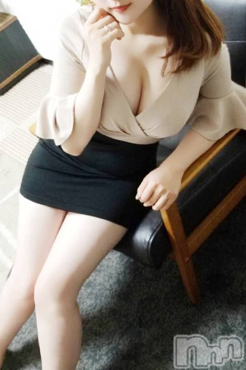 長岡デリヘル(ナガオカフウゾクシュッチョウアロママッサージ)の2023年2月15日お店速報「色気と興奮のアロママッサージをお届け♪」