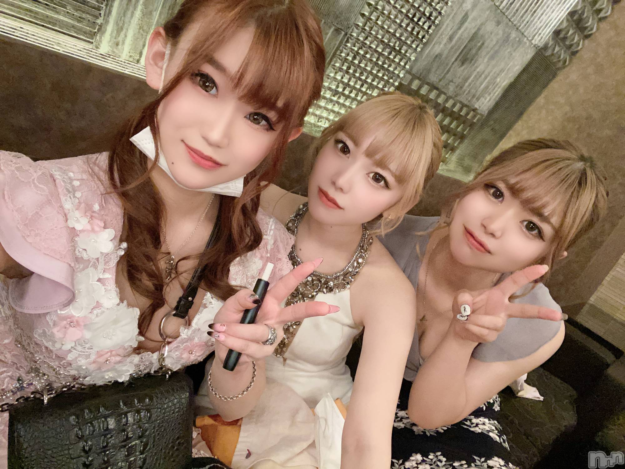 ƲХ顦K-Lounge(饦) 2021ǯ1117̥֥2ͤ˻äƤ줿🥰