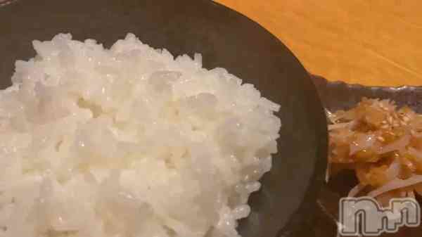 ֤Ȥӿ٤Ƥޤ&#x1F35A;