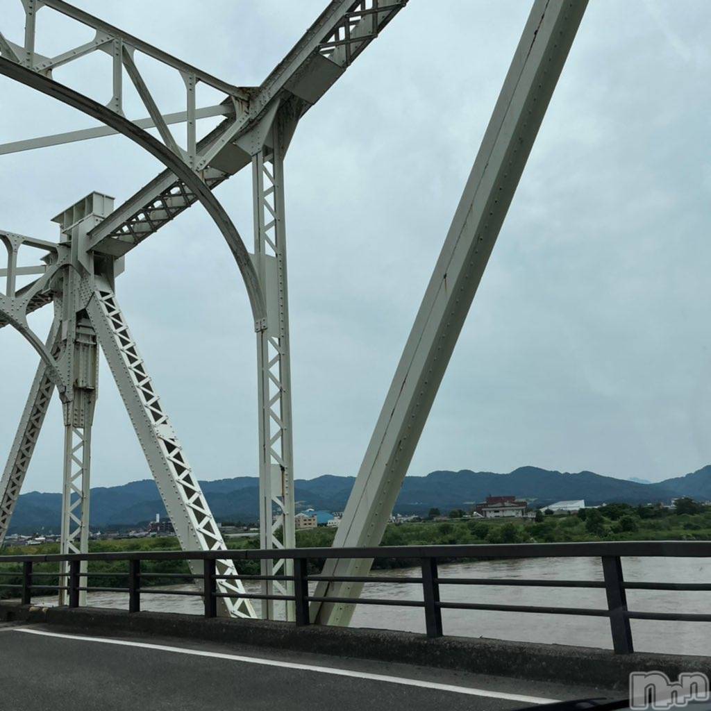 長岡風俗エステ長岡風俗出張アロママッサージ(ナガオカフウゾクシュッチョウアロママッサージ)ゆかり☆ピュアな美熟女(48)の2024年9月15日写メブログ「お疲れ様です(^^)」
