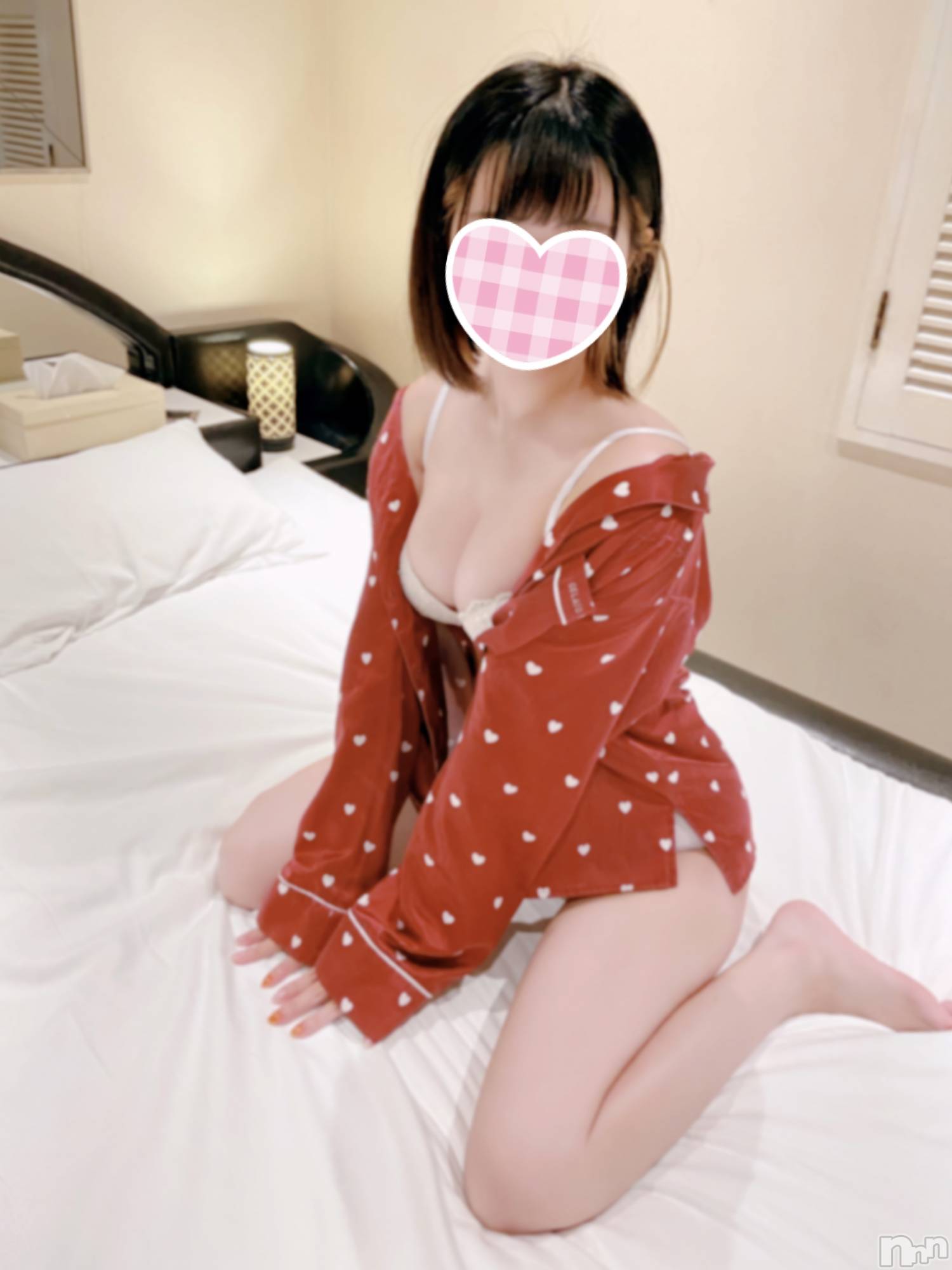 新潟手コキsleepy girl(スリーピーガール)ねむちゃん(22)の2023年8月7日写メブログ「脱ぎかけ」