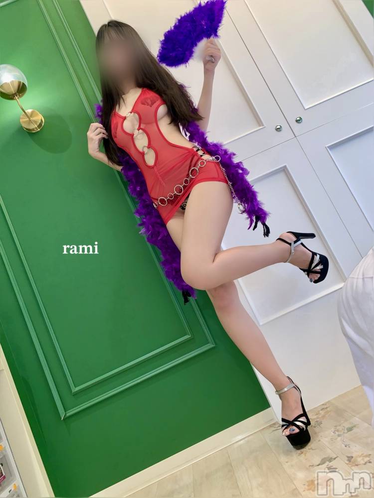 三条デリヘルLady-出稼ぎ0！地域密着デリヘル-(レディー) らみ★天然美巨乳(25)の10月9日写メブログ「これはなんていうコスプレでしょう？🖤」